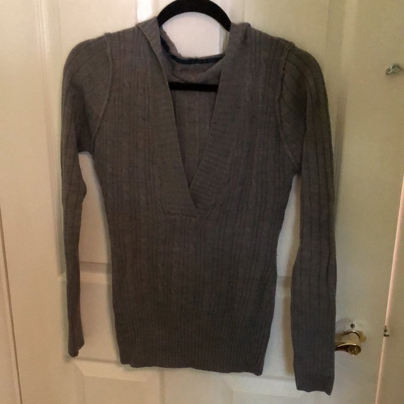 2 Hooded sweaters Size medium - Picture 3 of 5